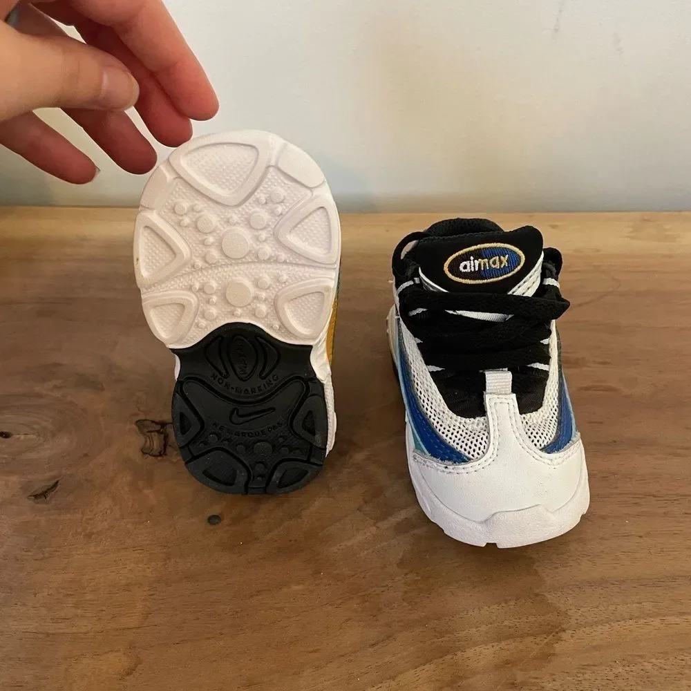Nike shoes Air Max 95 Kids Athletic Sneaker CJ6956-100 Size 2C